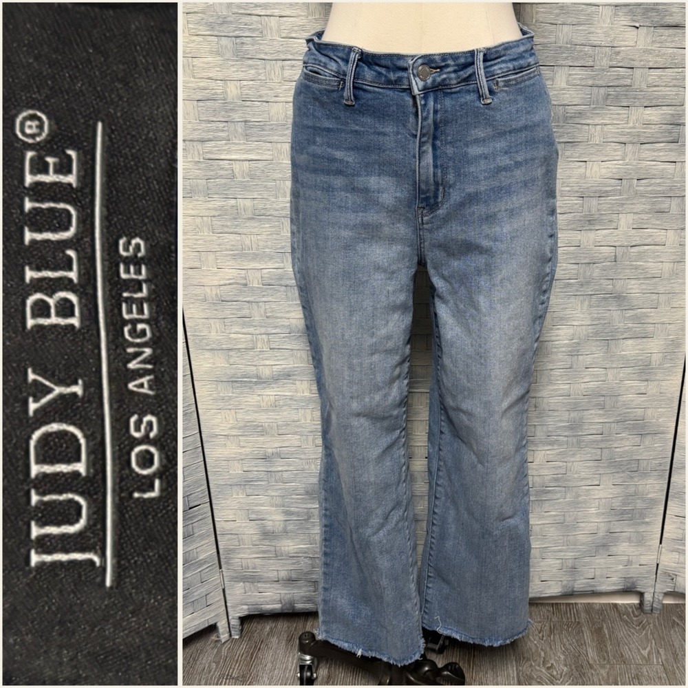 Judy Blue Women's Mid-Rise Wide Leg Jeans in Medium Blue